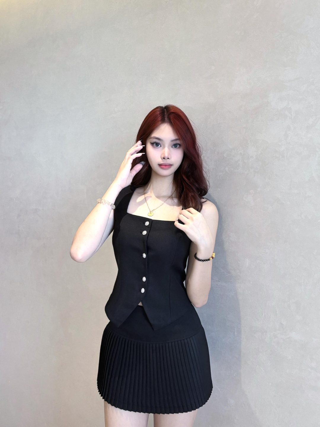 西装马甲百褶裙套装