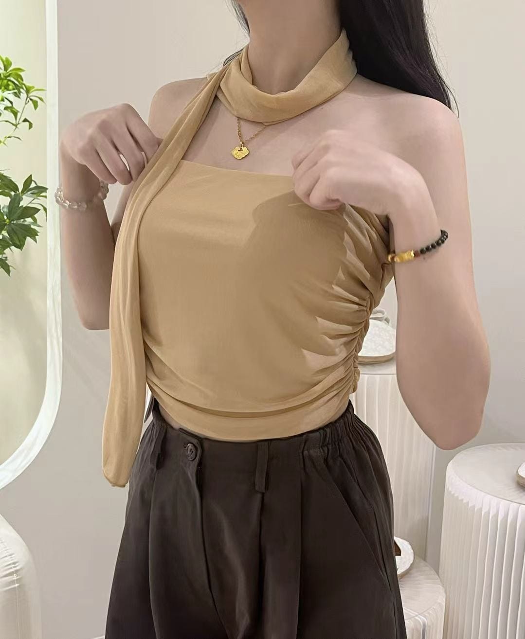 韩系挂脖露肩无袖上衣