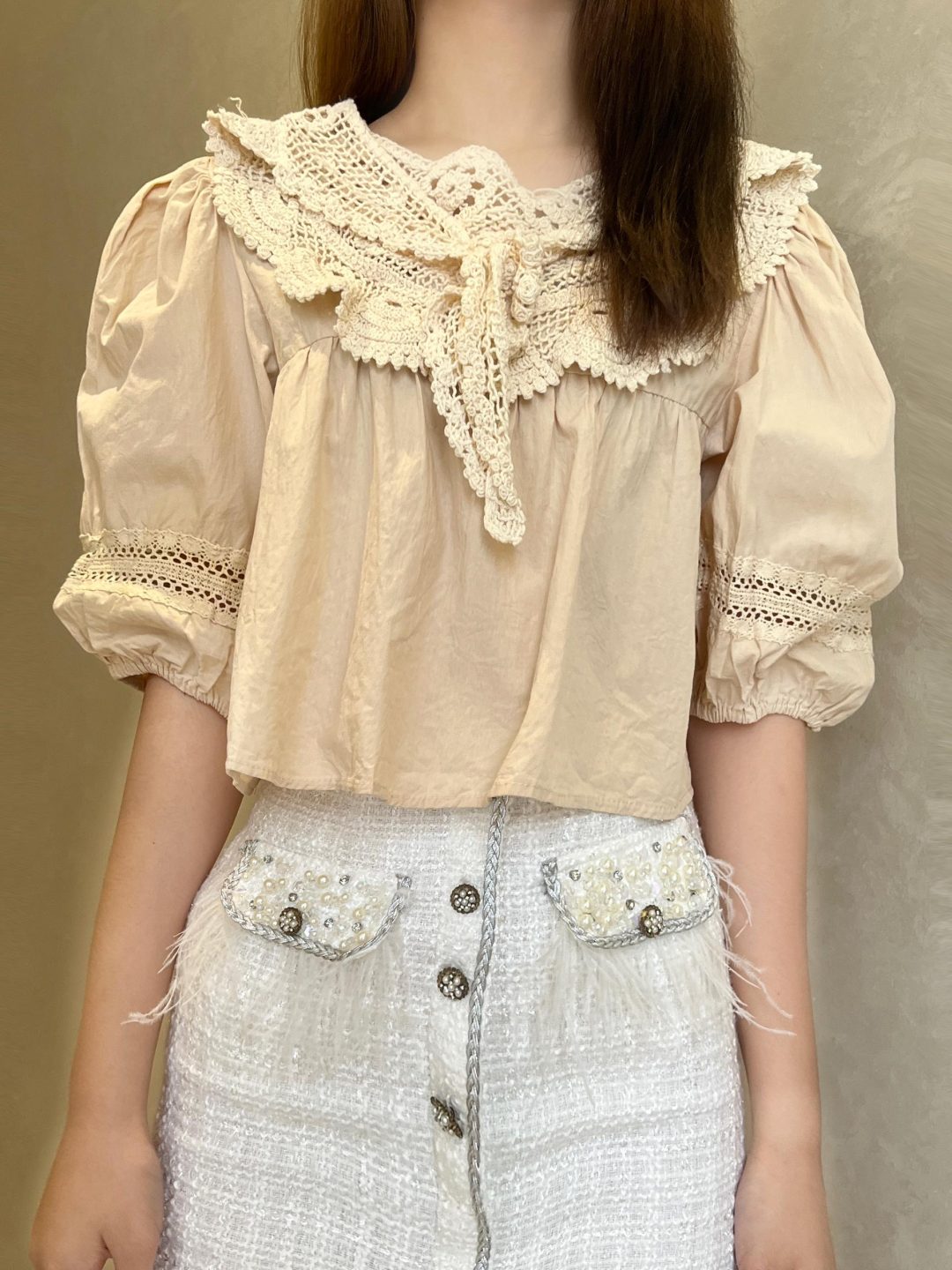 泡泡袖短款上衣