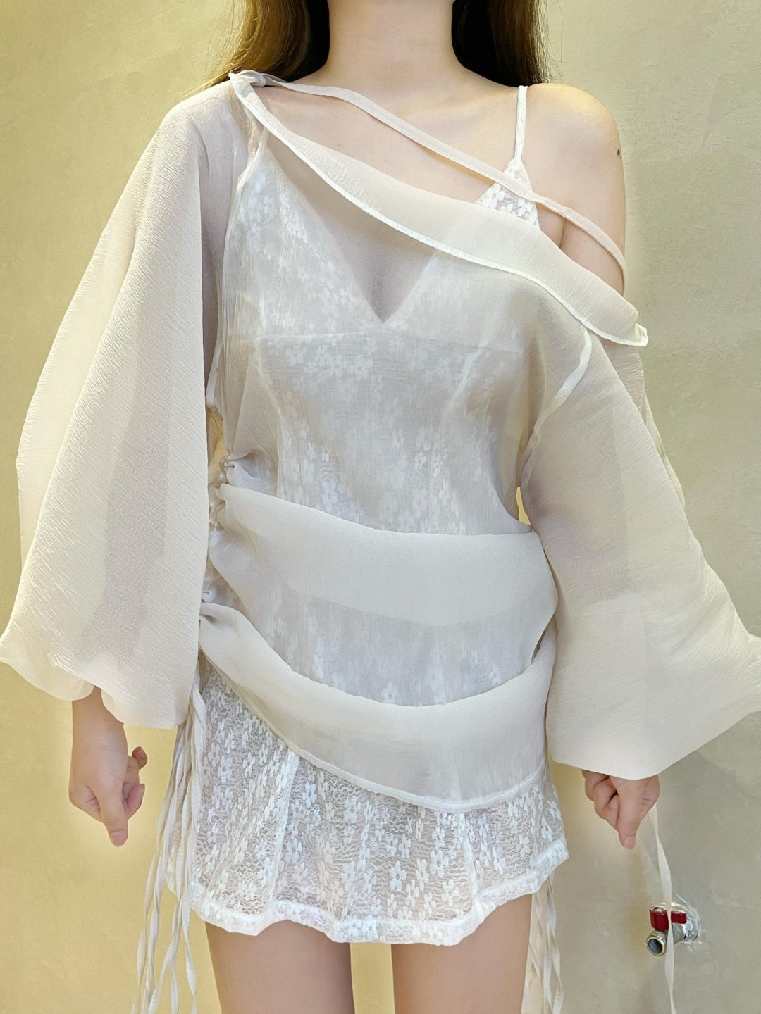 薄纱罩衫吊带V领蕾丝两件套