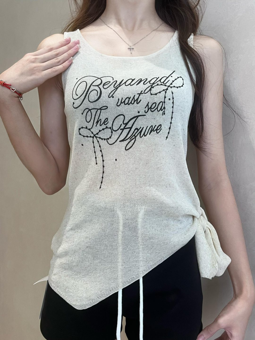 韩系烫钻字母印花上衣