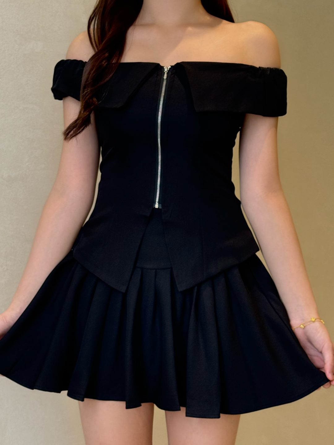 新款简约风上衣+修身显瘦半身裙套装