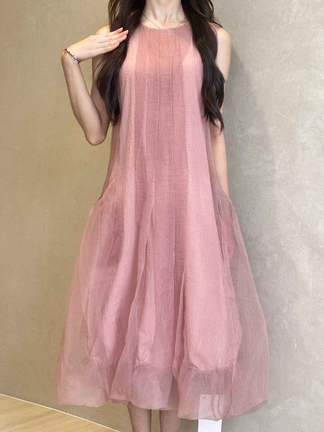 网纱无袖花苞连衣裙