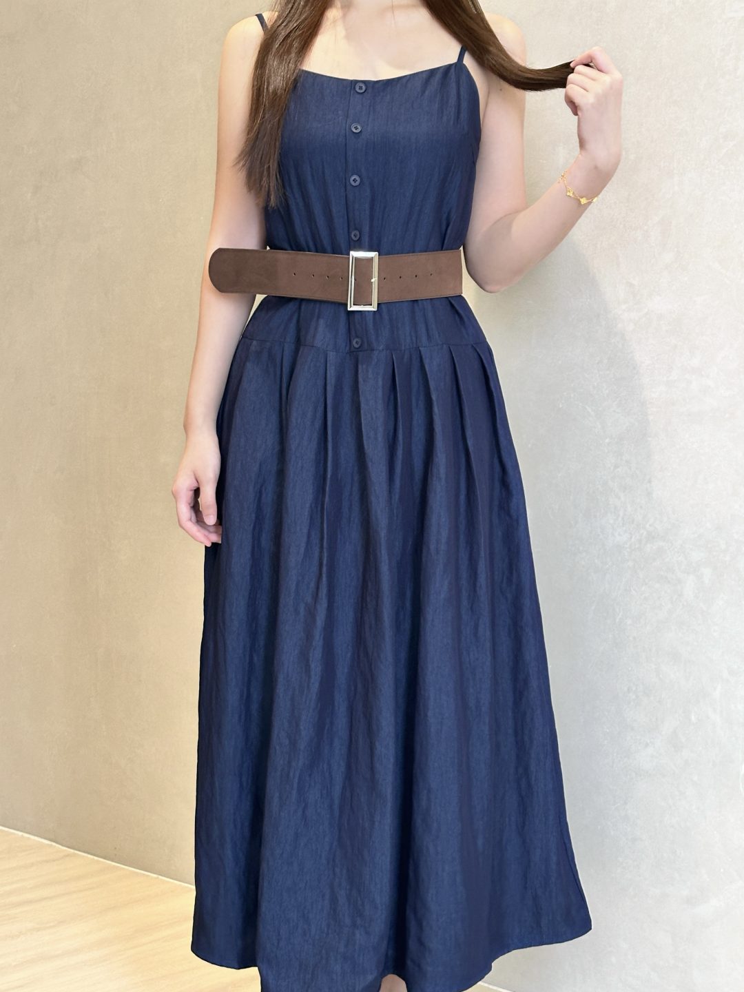 法式压褶吊带连衣裙