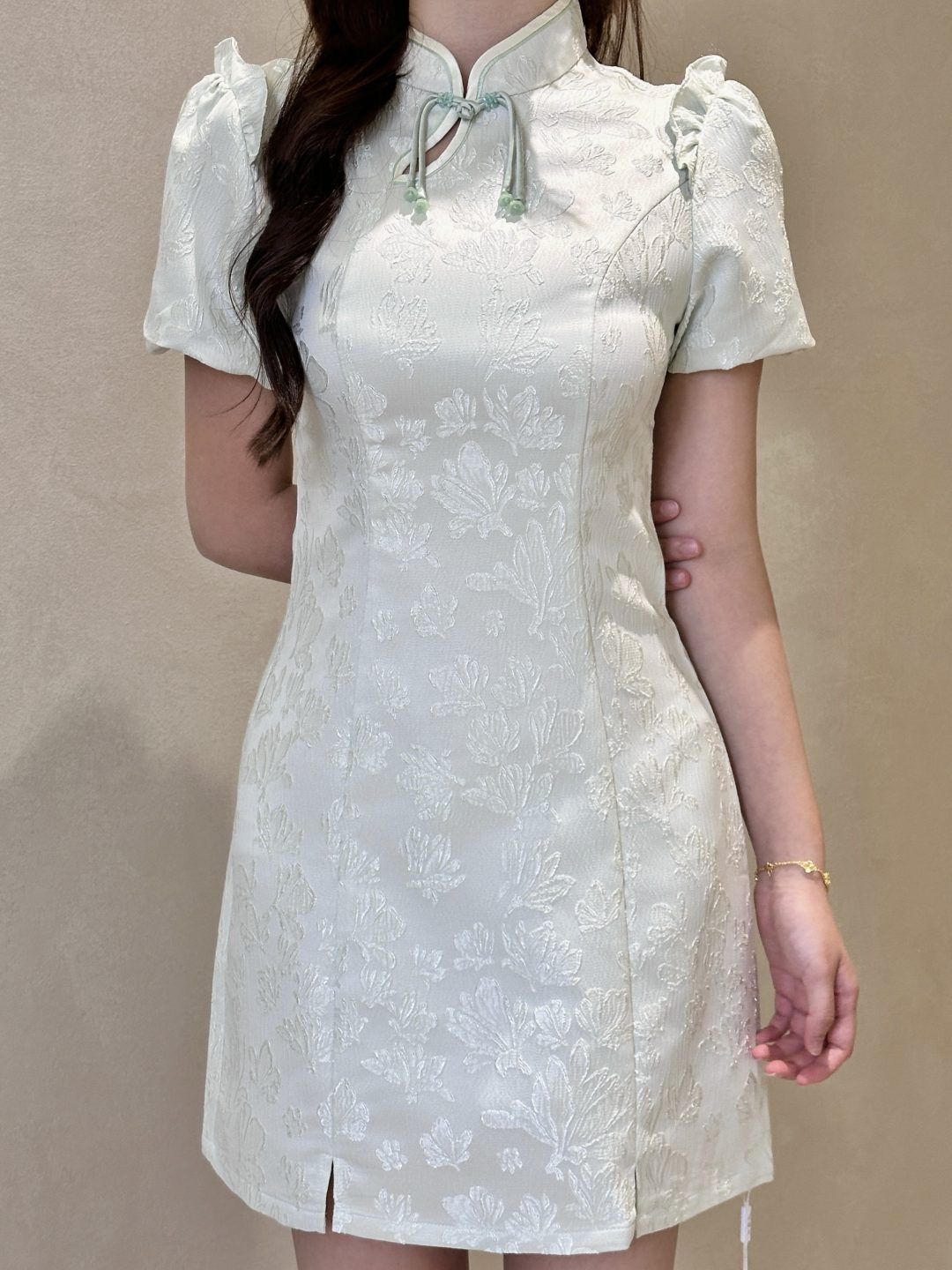 青玉花卉短款旗袍