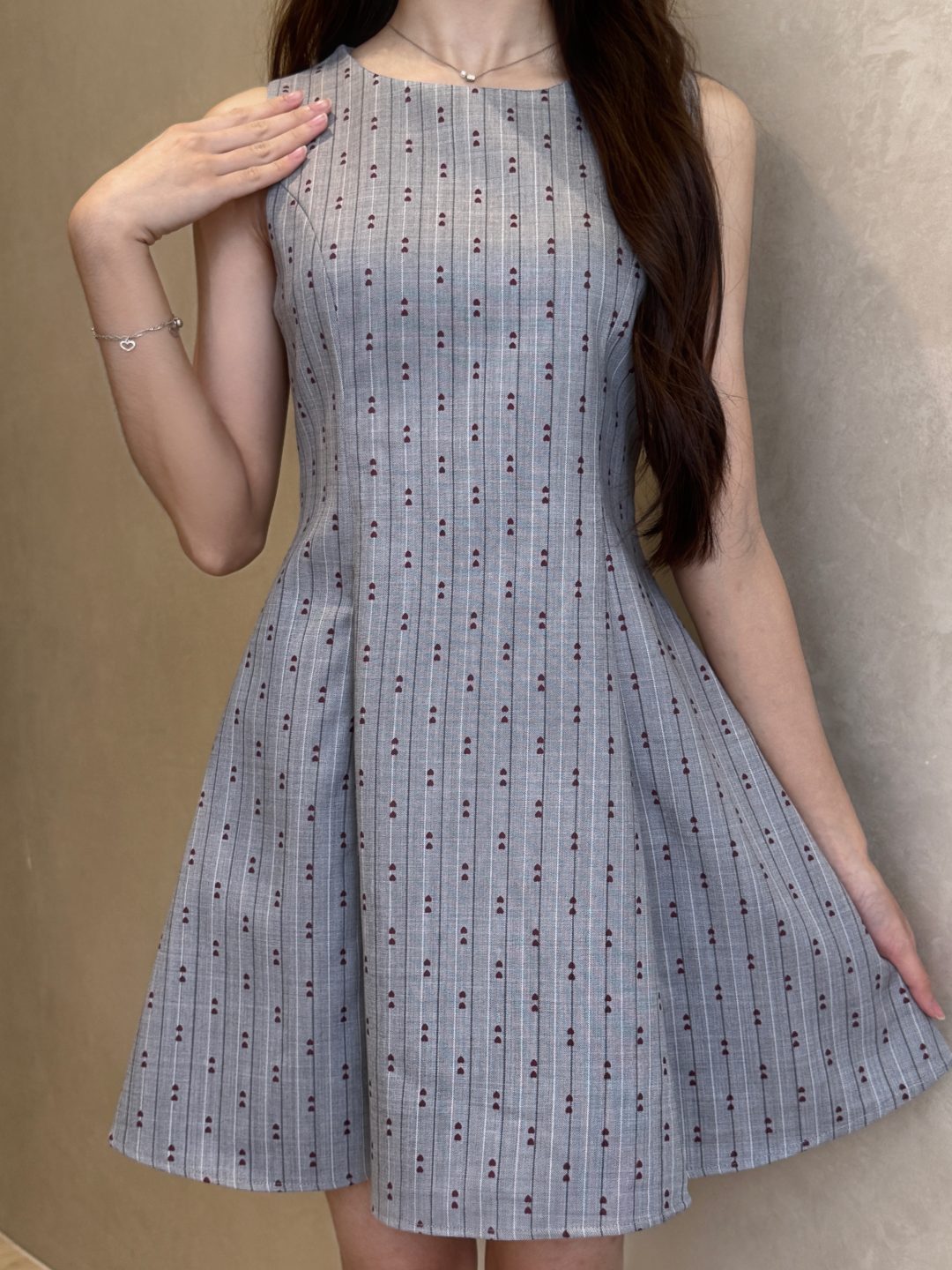圆领背心短款连衣裙